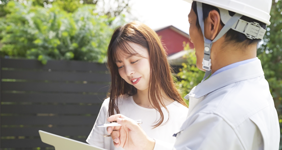 作業員が丁寧な説明をした上で作業を開始しています